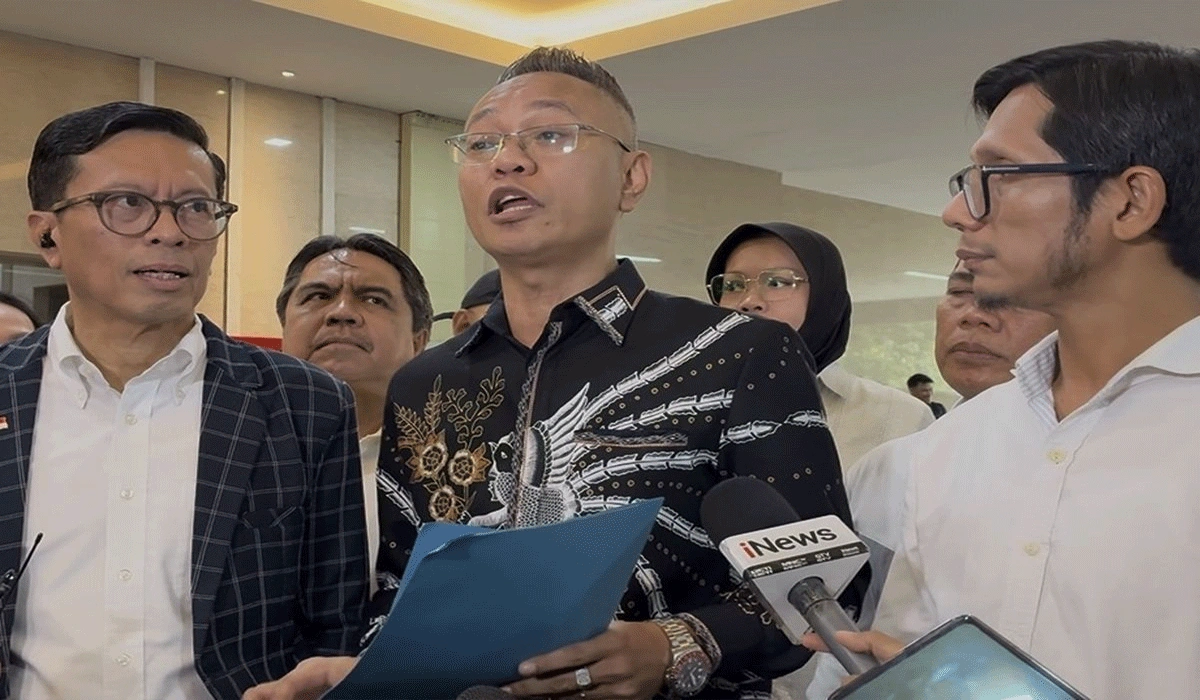 Peradi Bersatu dan Jokowi Mania, Dorong Penetapan Kasus Ijazah Palsu